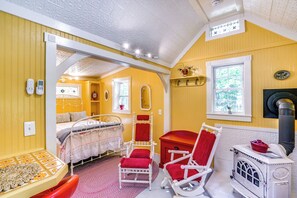 Apartment (0 Bedroom) | Interior