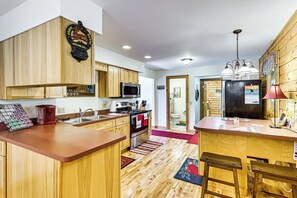 House (3 Bedrooms) | Interior