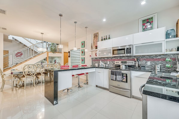 House (2 Bedrooms) | Interior