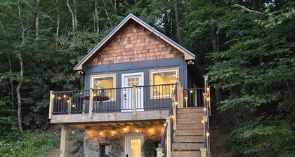 Hillside Haven 1Bd/1Bth | King Bed | Pet Friendly
