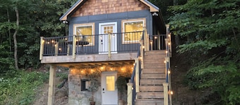 Hillside Haven 1Bd/1Bth | King Bed | Pet Friendly