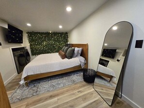 1 sovrum, skrivbord, strykjärn/strykbräda och gratis wi-fi