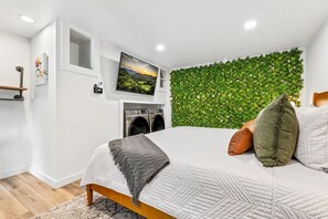 Unclassified image, 2 of 40, button - Hillside Haven 1Bd/1Bth | King Bed | Pet Friendly (Banner Elk)