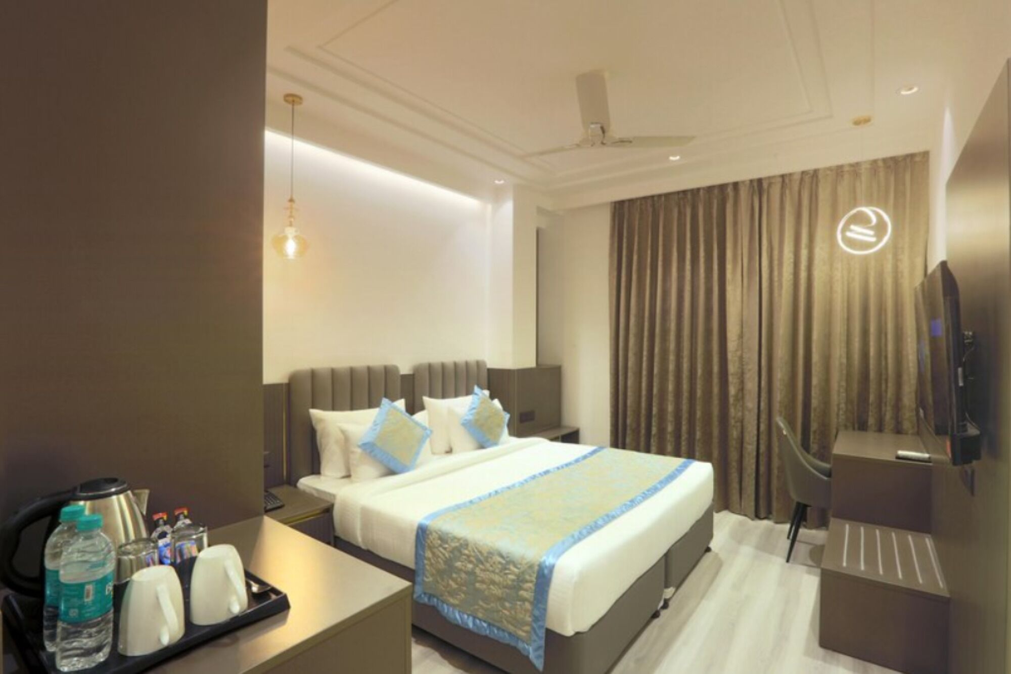 Deluxe Double Room, 1 Double Bed, Private Bathroom, Courtyard View