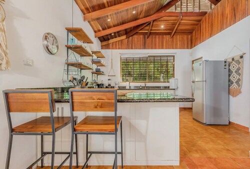 Casa Calmate, Walk to Surfing Beach