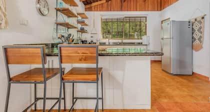 Casa Calmate, Walk to Surfing Beach