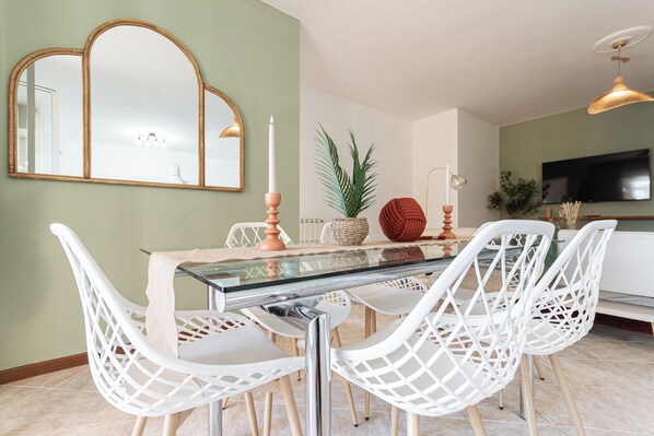 Dining - Méditerranée - 200m from the sea - Private parking - Hot tub (Imperia)