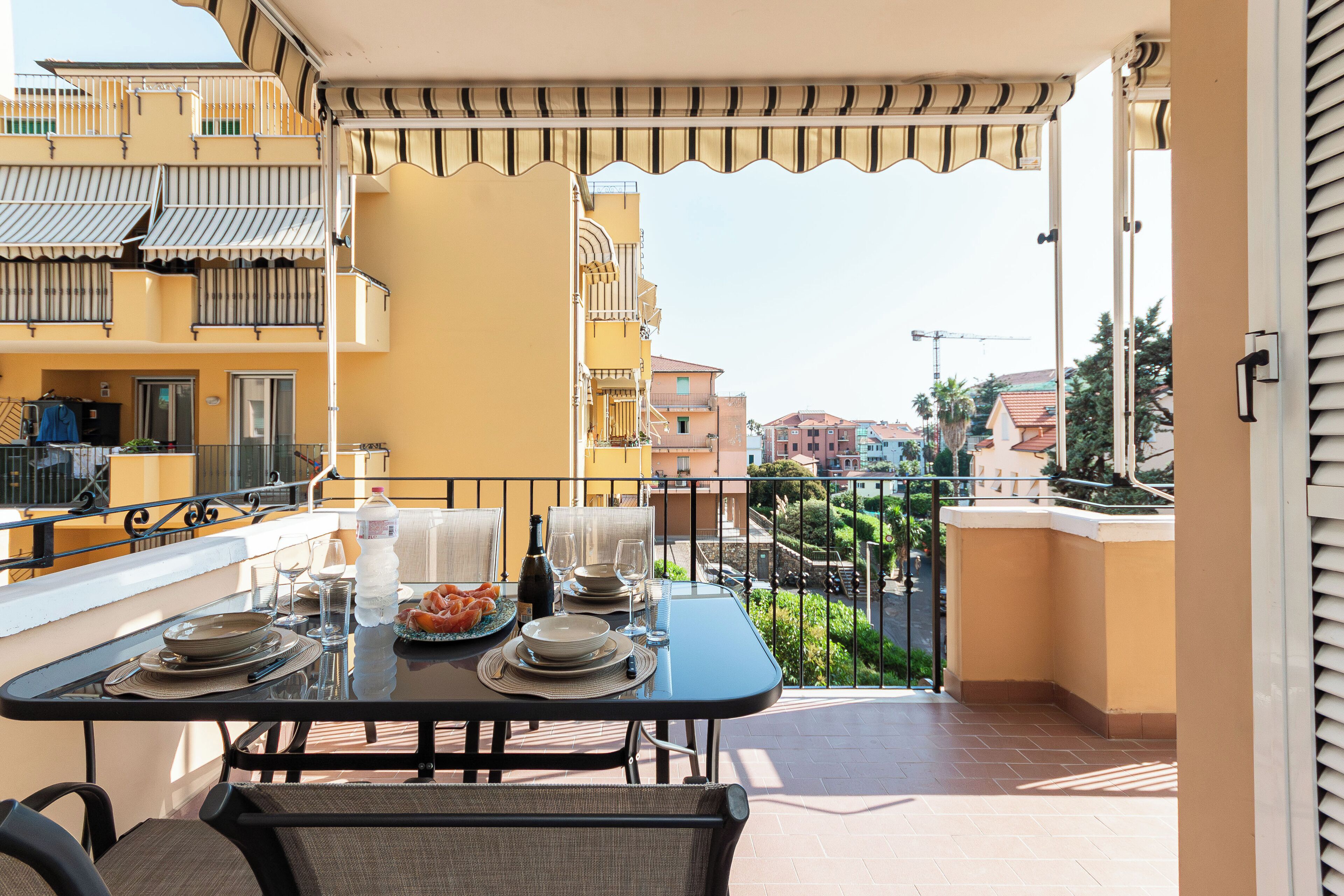 屋外ダイニングエリア