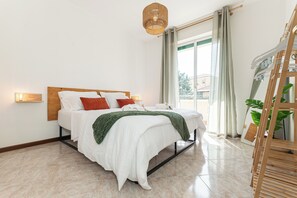 2 makuuhuonetta, silitysrauta/-lauta, Wi-Fi, vuodevaatteet