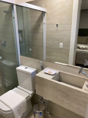 Dusche, Handtücher, Seife, Shampoo