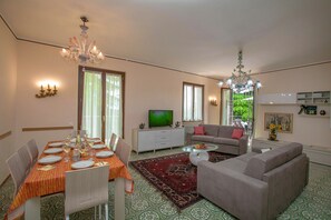 Villa | 6 bedrooms, Internet - Villa Alberti 900m From Garda Lake (Salò)