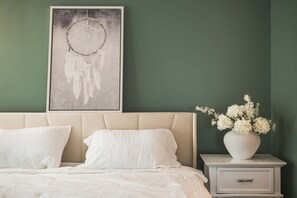 Apartment | 2 bedrooms, Internet - Modern Cozy Retreat With Pool Fireplace (Pomona)