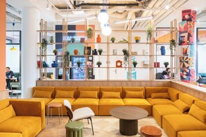 Sala de estar en el lobby