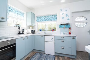 Cookware/dishes/utensils