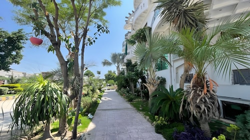 Midway Guest House and Hotel