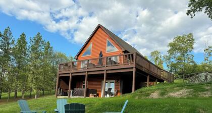 Spectacular Mountain Views. Peaceful Solitude. Rustic cabin with modern comforts. 90 mins from DC