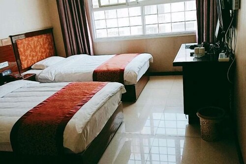 Lichuan Yiyuan Hotel