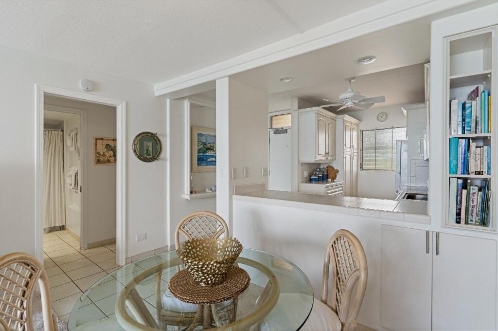 Condo, 2 Bedrooms | Dining