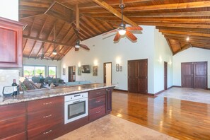 House, 3 Bedrooms | Private kitchen | Fridge, oven, coffee/tea maker, toaster - Coco View Canal Lot 18 Private Home 3 Bedroom Home (Roatan)