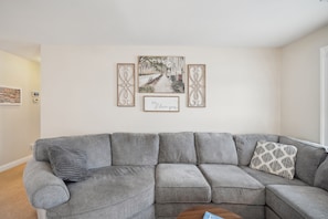 House, 3 Bedrooms | Living area | Smart TV