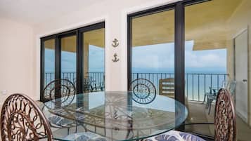 Condo, 1 Bedroom | Dining