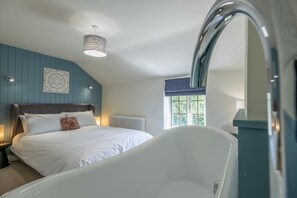 2 bedrooms, travel cot, Internet, bed sheets - Jasmine Cottage, Sedgeford, Norfolk (Sedgeford)