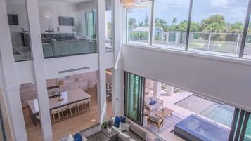 Smart TV, stereo, offices, computer monitors