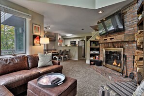 Condo, 3 Bedrooms | Living area - Fall Line Condo B2 3 Bedroom Condo (Killington)