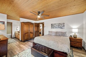 2 bedrooms, desk, Internet, bed sheets - Dulany at the Gondola – 2BR, 2BA Condo Steps from the Lifts! (Steamboat Springs)