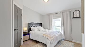 2 slaapkamers, een strijkplank/strijkijzer, gratis wifi, beddengoed