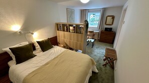 1 bedroom, iron/ironing board, free WiFi