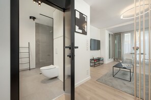 Shower, towels - Apartament z Pięknym Gródkiem by Renters (Wroclaw)