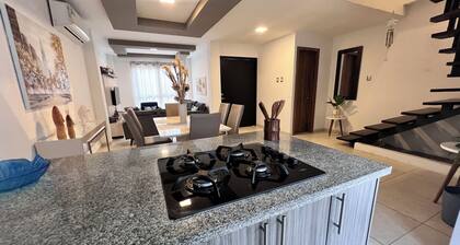 Beautiful complete accommodation in Manta with pool and private condominium.