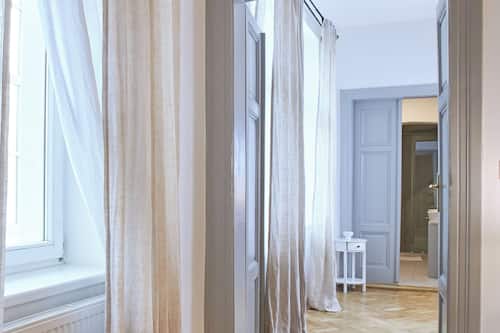 Appartement, 2 slaapkamers | Een kluis op de kamer, verduisterende gordijnen, gratis wifi, beddengoed