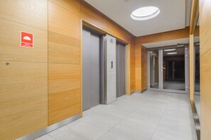 Flat-screen TV - P&O Apartments Arkadia 1 (Warsaw)