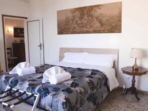 2 bedrooms, iron/ironing board, free WiFi - Ponchielli 8 Vintage Flat (Florence)