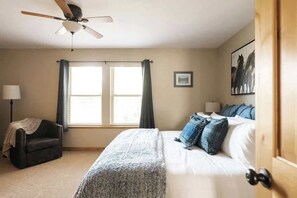 3 bedrooms, desk, iron/ironing board, WiFi