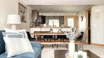 TV, fireplace, offices