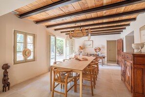 Dining - Aix-en-Provence villa in the hills (Aix-en-Provence)