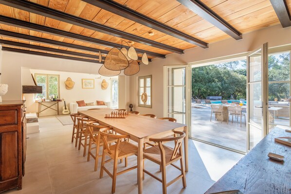 Dining - Aix-en-Provence villa in the hills (Aix-en-Provence)