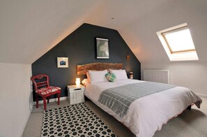 1 chambre, lit parapluie, Wi-Fi, draps fournis