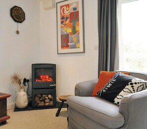 TV, fireplace - Y Cwtch, Newport - One Bedroom Cottage, Sleeps 2 (Newport)