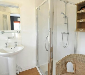 Towels - Y Cwtch, Newport - One Bedroom Cottage, Sleeps 2 (Newport)