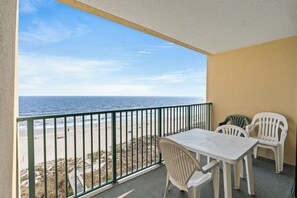 A balcony with a view of the beach and ocean. - Verandas 603 1Br Condo close to Main St (North Myrtle Beach)