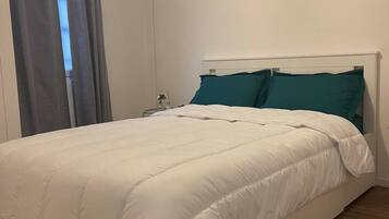 2 slaapkamers, een strijkplank/strijkijzer, reisbedje, wifi