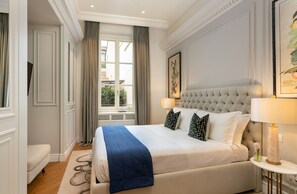 Deluxe Apartment | 4 bedrooms, iron/ironing board, free WiFi, bed sheets