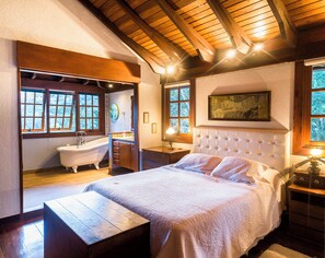 6 chambres, fer et planche à repasser, Wi-Fi, draps fournis