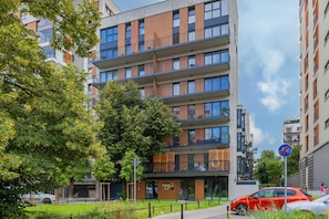 Exterior - Studio dla 4 Osób & Balkon by Renters (Warsaw)