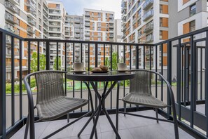 Balcony - Studio dla 4 Osób & Balkon by Renters (Warsaw)