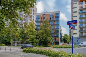 Exterior - Studio dla 4 Osób & Balkon by Renters (Warsaw)